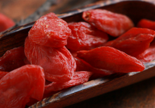 枸杞掉色正常吗（枸杞会掉色怎么回事）