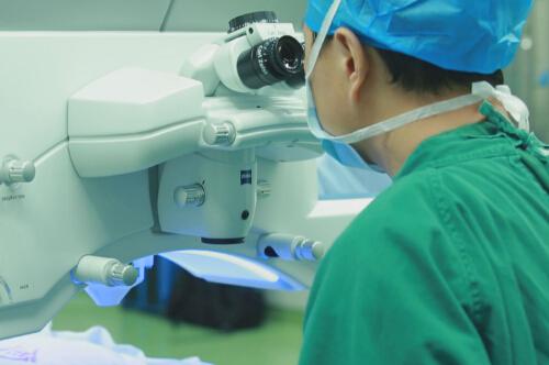 近视手术最佳年龄（近视手术最佳年龄是什么时候）