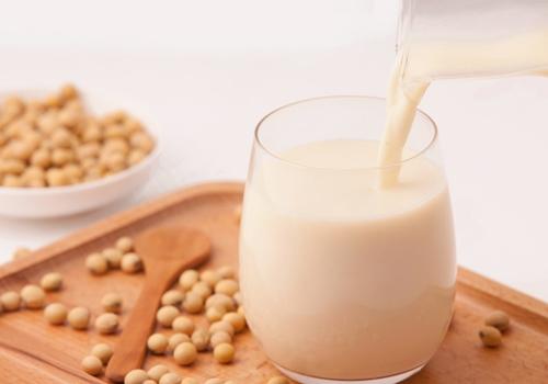 经期喝豆浆丰胸吗(经期喝豆浆能丰胸吗)