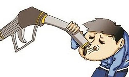 为什么有些人喜欢闻汽油 喜欢闻汽油味是变态吗