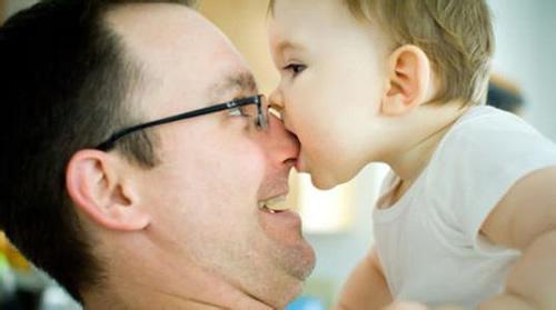 宝宝咬人是怎么回事(三岁宝宝咬人是怎么回事)