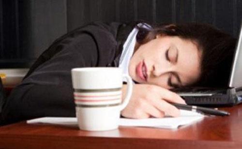 熬夜吃什么水果好（熬夜吃什么水果好 女生 通宵）