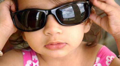 儿童可以戴太阳镜吗（小宝宝可以戴太阳镜吗）