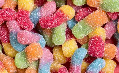 小孩吃糖坏处多(小孩子多吃糖有哪些坏处)