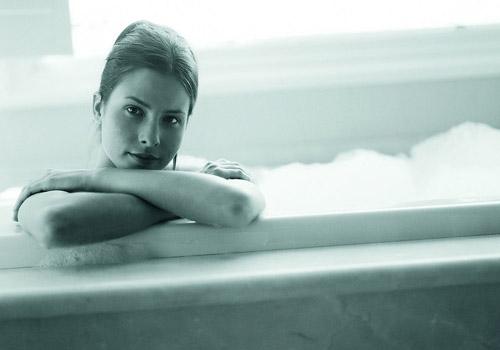 女性经期可以洗澡吗 女性经期期间可以洗澡吗