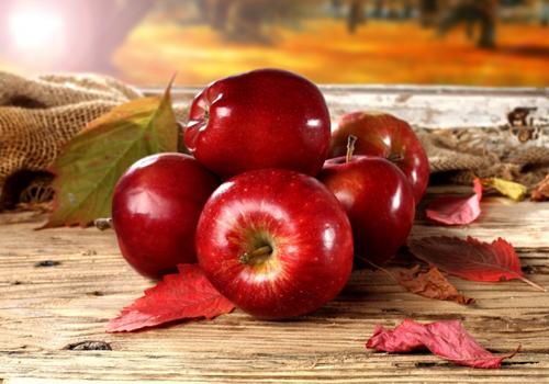 晚上熬夜吃什么水果最护肤（熬夜了吃什么水果最好）