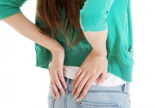 女性经常腰疼怎么回事（女性长期腰疼怎回事）