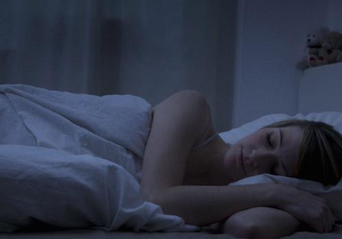 为什么睡觉越睡越困（为什么睡觉越睡越困越累）