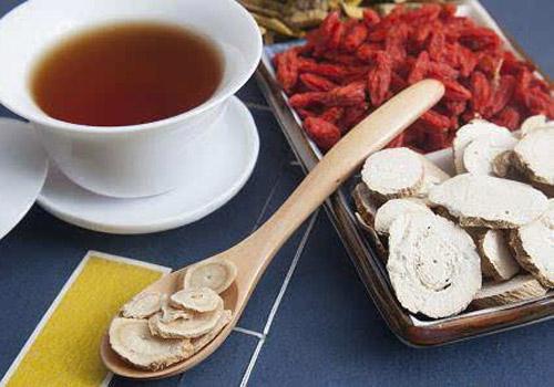 四物汤生理期可以喝吗(生理期能不能喝四物汤)