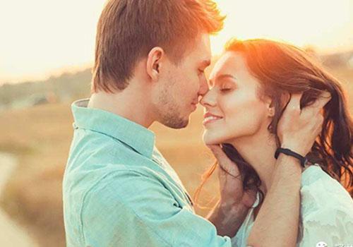 害羞的男生怎样追女生