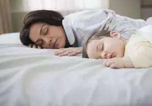 冬天穿开裆裤冷吗（冬天孩子穿开裆裤冷不冷）