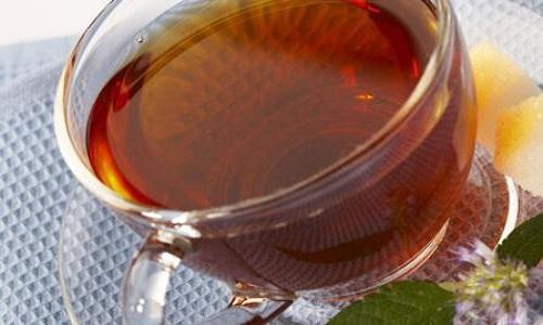 关节疼痛喝什么药酒（关节疼痛喝什么药酒好）