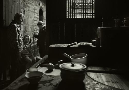 膝盖疼有什么偏方 膝盖疼吃什么食物好