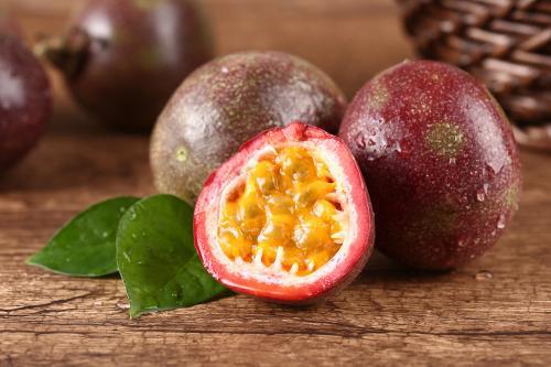 孕妇可以吃百香果嘛 请问孕妇能吃百香果吗