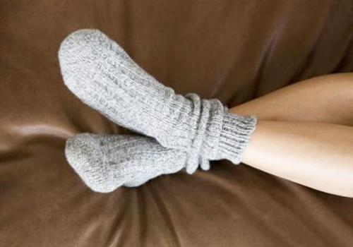 冬季手脚冰凉怎么办(冬季手脚冰凉怎么办?)