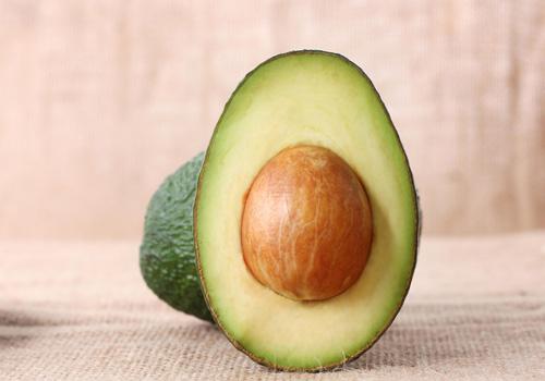 婴儿吃牛油果要蒸熟吗（婴儿吃牛油果要蒸熟吗7个月吃牛油果要蒸）