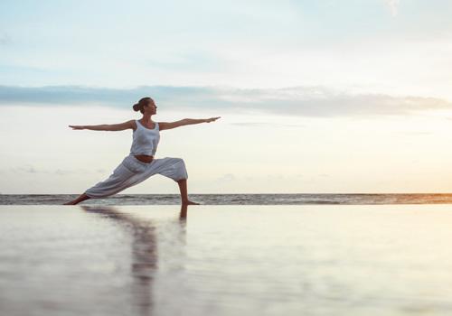 膝盖疼可以练瑜伽吗 膝盖疼可以练瑜伽吗?