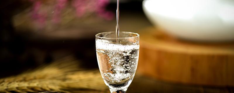 喝酒半夜醒来睡不着觉怎么回事 酒喝了半夜醒来睡不着是什么原因