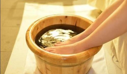 花椒泡脚有什么好处 姜和花椒泡脚有什么好处