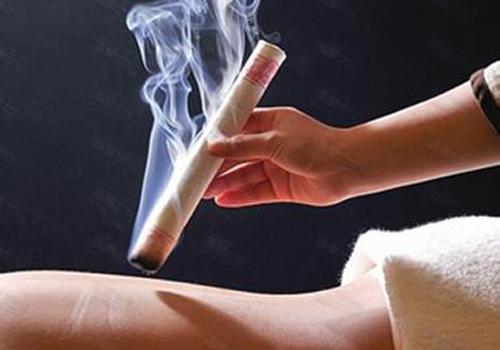 膝盖疼能艾灸吗（膝盖疼可不可以艾灸）