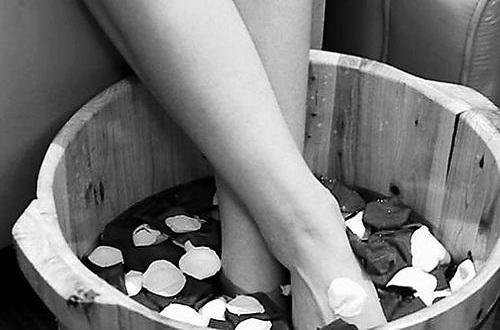泡脚对痛经有好处吗（泡脚对月经痛有好处吗）