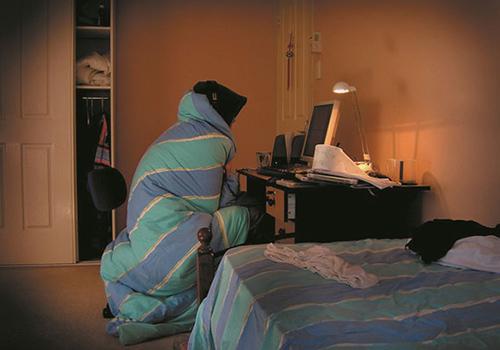 痛风熬夜比喝酒还厉害吗 长期熬夜会加重痛风吗