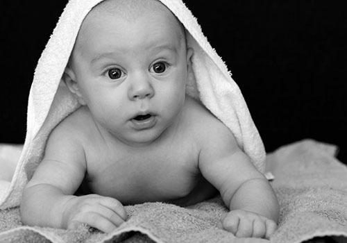 宝宝湿疹出水怎么处理（宝宝湿疹渗水怎么处理）