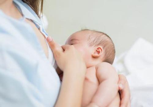 产妇奶水变少什么原因 产妇奶水变少的原因