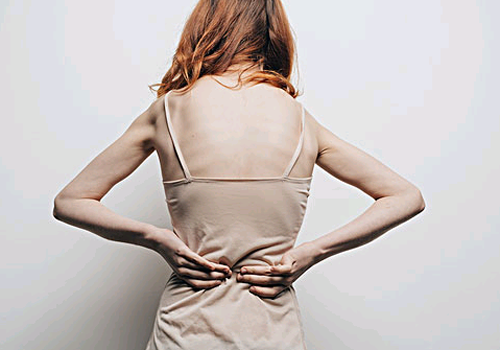 女人腰痛怎么缓解（女人腰痛怎么缓解腰疼）