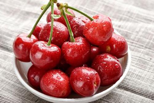 吃完车厘子可以喝水吗（车厘子能泡水喝吗）