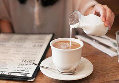 喝牛奶和咖啡会拉肚子 拉肚子之后要这样做!