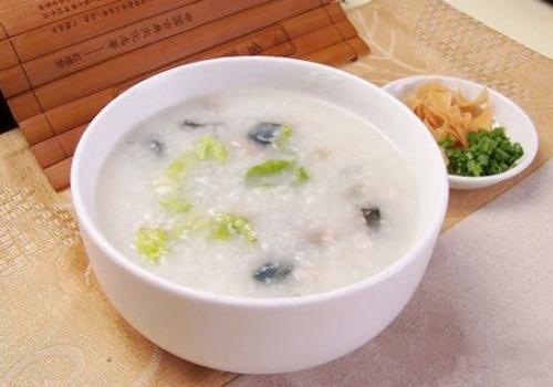春季感冒喝什么粥（秋季感冒喝什么粥）