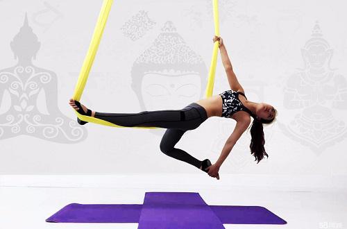 空中瑜伽有什么好处 空中瑜伽有什么好处和坏处