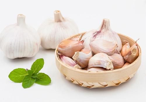 吃大蒜可以预防感冒吗（吃大蒜可以预防感冒吗?）