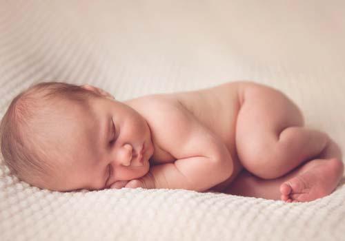 宝宝出生一天了没有排小便（宝宝出生一天了没有排小便怎么办）