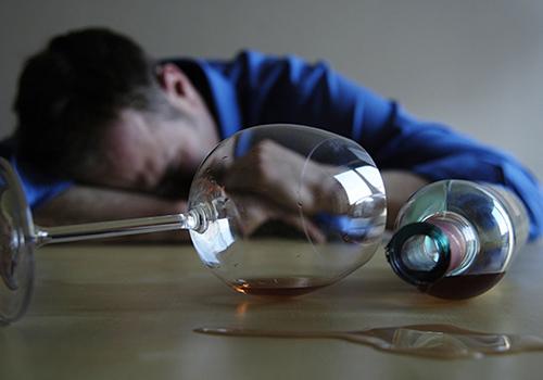 喝酒痛风会马上发作吗（痛风只要喝酒就会发作吗）