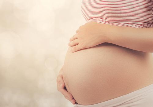 孕妇湿疹可以用盐水洗吗（孕妇湿疹用盐水擦有效果吗）