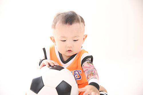 婴幼儿可以闻花露水吗（婴儿可以闻花露水吗 大人用花露水）