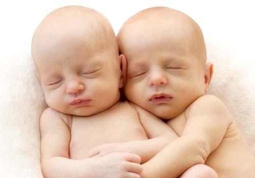 刚出生的女婴生殖器能洗吗 刚生下来的婴儿可以洗澡吗