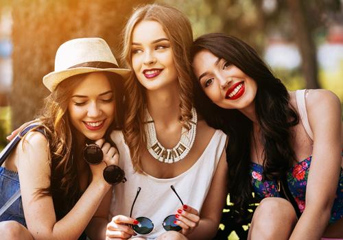 月经初潮一般几天结束 第一次月经多少天正常