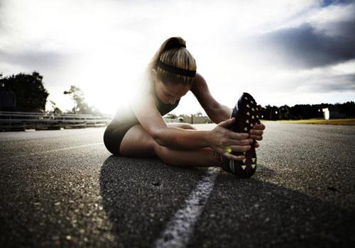 睡前做什么运动有助于长高(睡前有助于长高的运动)