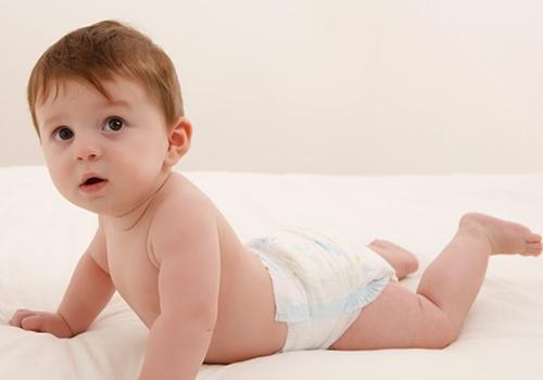 宝宝夏天可以用尿不湿吗（宝宝夏天可以不用尿不湿吗）