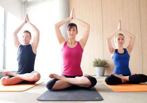 练瑜伽可以化妆吗 化了妆可以练瑜伽吗