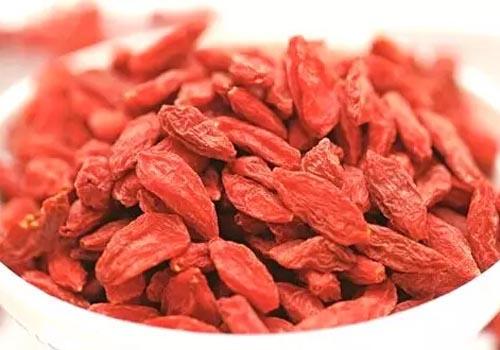 枸杞能长期泡水喝吗（可以长期泡枸杞水喝吗）