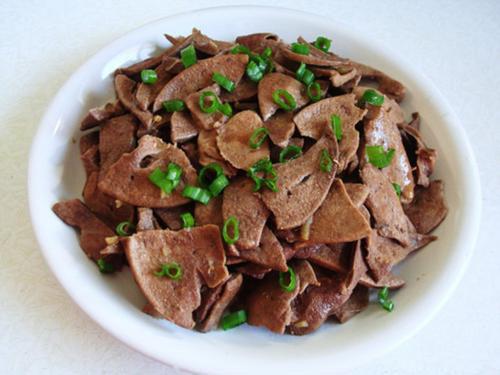 女人补血吃什么最好（女人吃什么补血比较好）