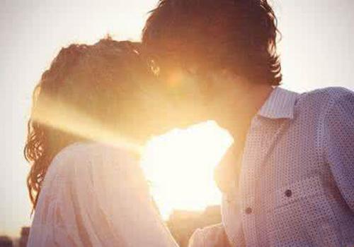 舌吻会传染乙肝吗 舌吻能传染乙肝吗