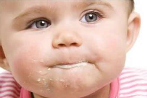 婴儿呕吐怎么办 婴儿呕吐怎么办最有效方法