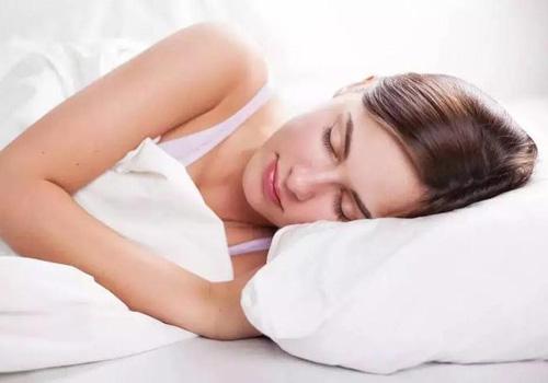 为什么会越睡越累（为什么会越睡越累越困）