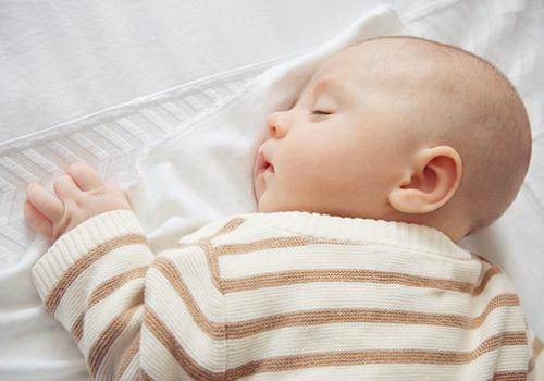 宝宝拉不出大便怎么办（一个多月宝宝拉不出大便怎么办）