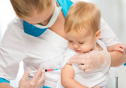 宝宝打针不哭正常吗（八个月宝宝打针不哭正常吗）